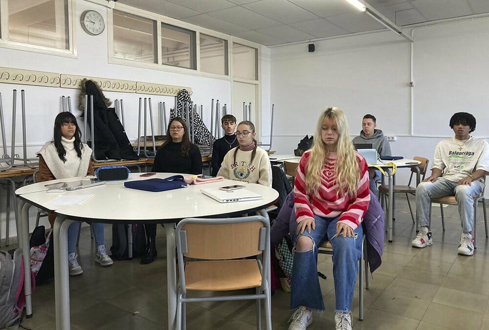Fanny Alumnos meditando 2