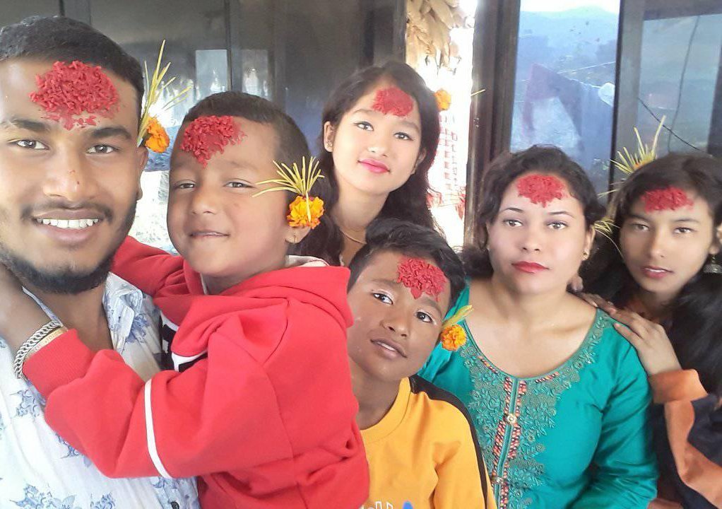 La Asociación sigue apoyando económicamentela educación de los hijos de Kumar